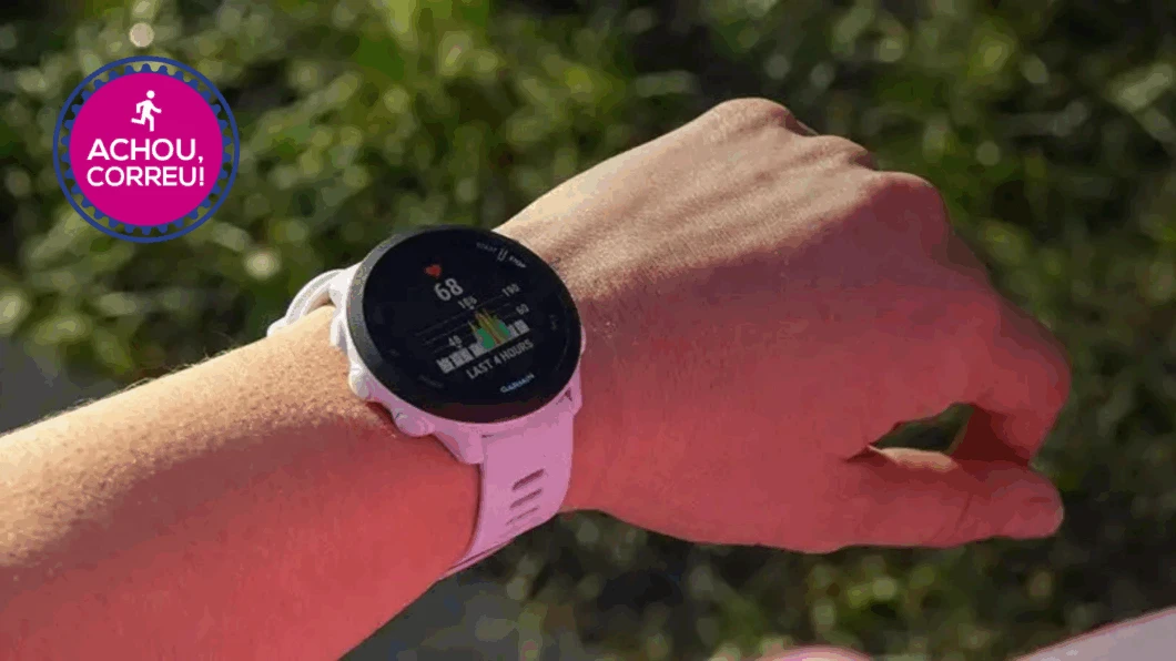 Bom e barato: Garmin Forerunner 55 com treinador virtual tem 46% OFF
