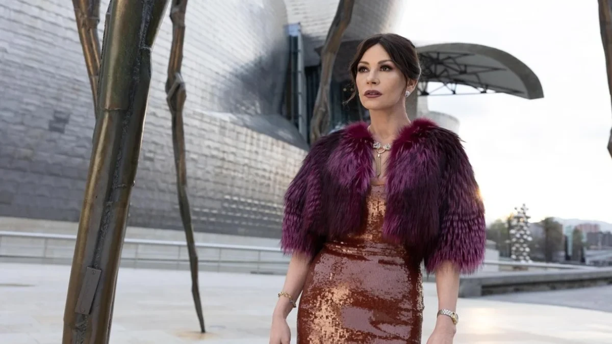 "John Wick feminino": Catherine Zeta-Jones caça matadores em nova série violenta